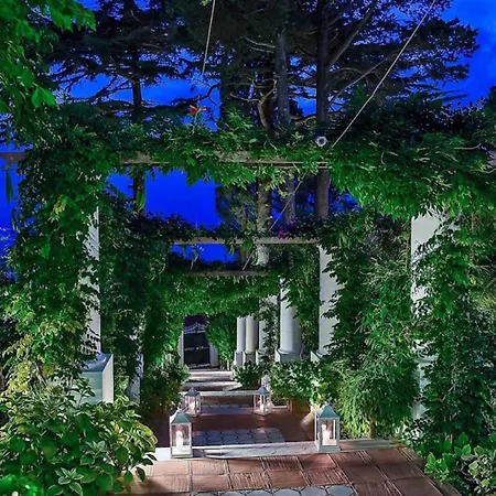 One Of The Few Nineteenth-century Residences Of Holiday home *