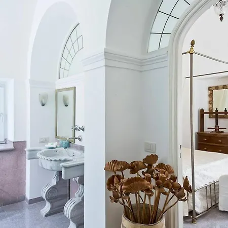 One Of The Few Nineteenth-century Residences Of Сasa de vacaciones Capri